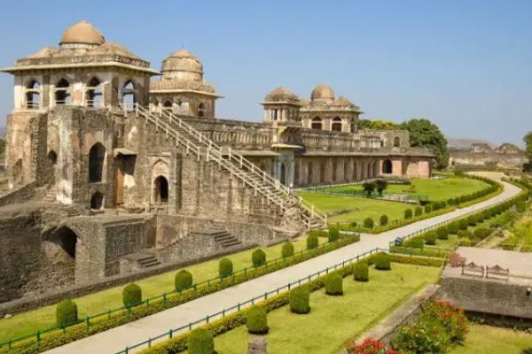 Shree Mahakaleshwar, Shree Omkareshwar, Shree Maheshwar and Mandu 6D 5N
